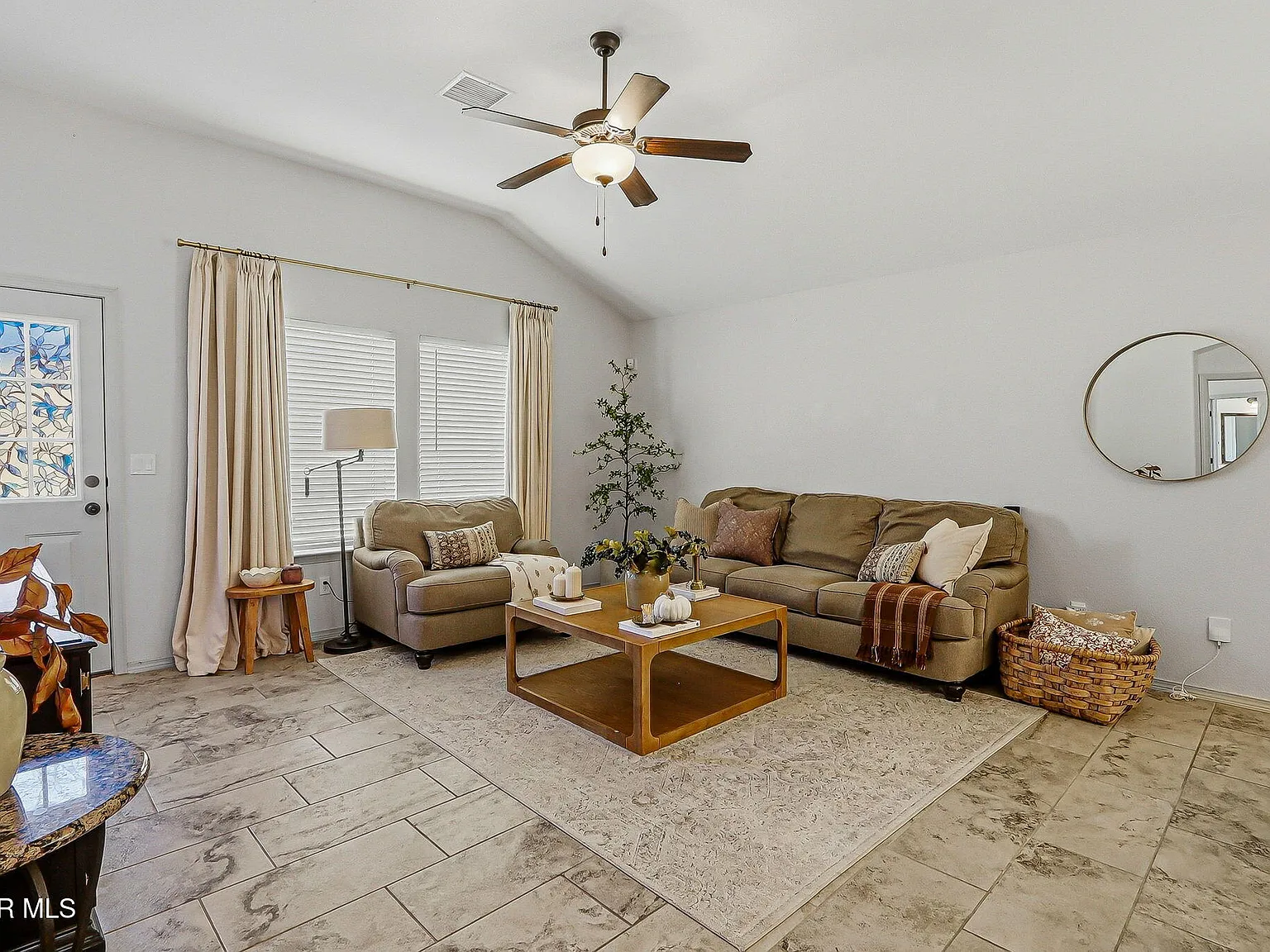 4 bed, 3.0 bath, 1605 sqft, $1,900 — Photo 4