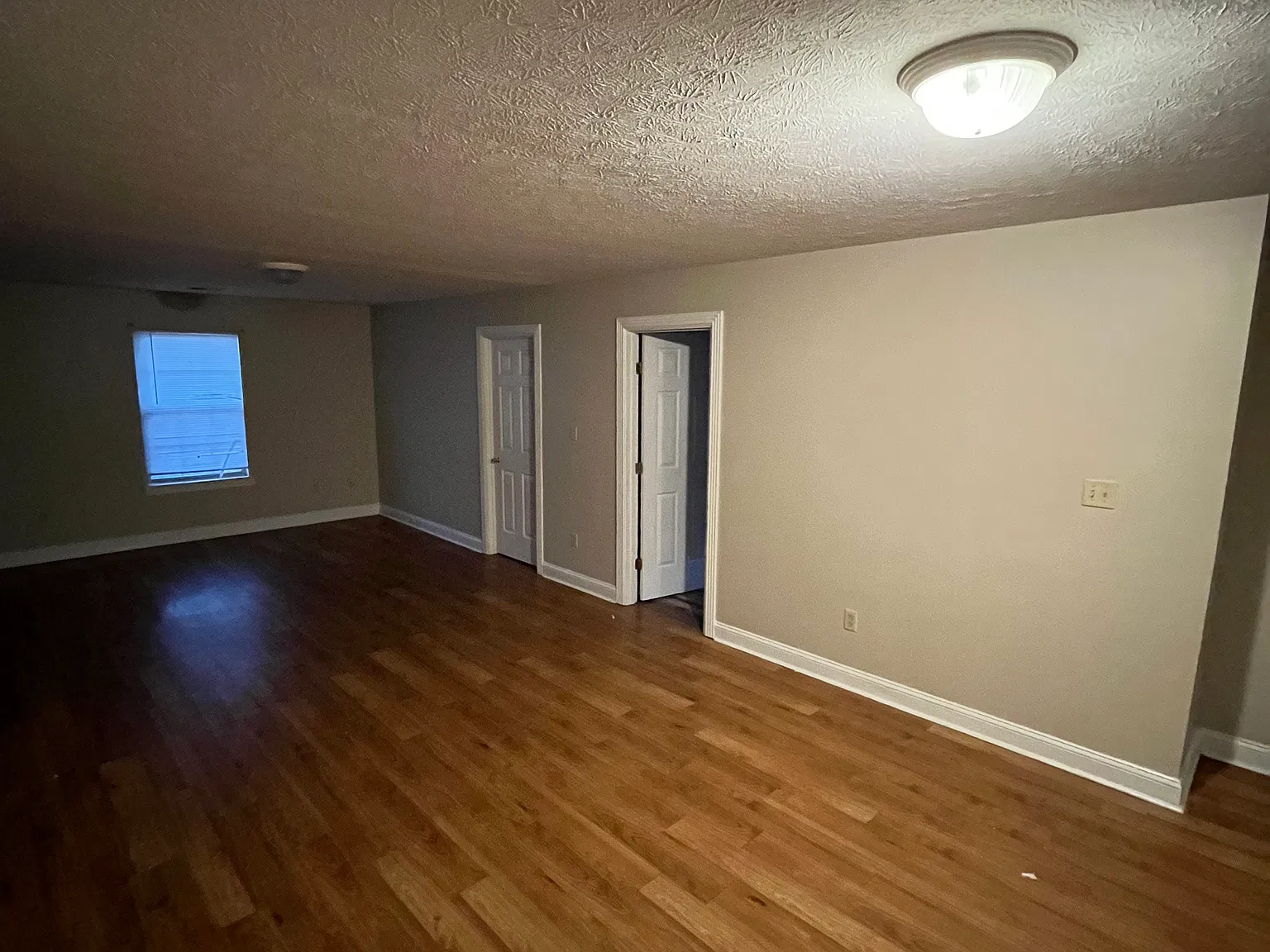 3 bed, 1.5 bath, $1,150 — Photo 2