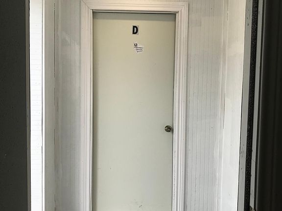 2nd image of 1609 1st St #D