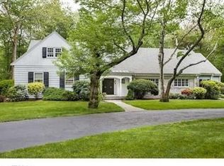 8 Inwood Rd, Woodbridge, CT 06525