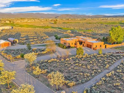 26 Copper Moon Rd, Ranchos De Taos, NM, 87557