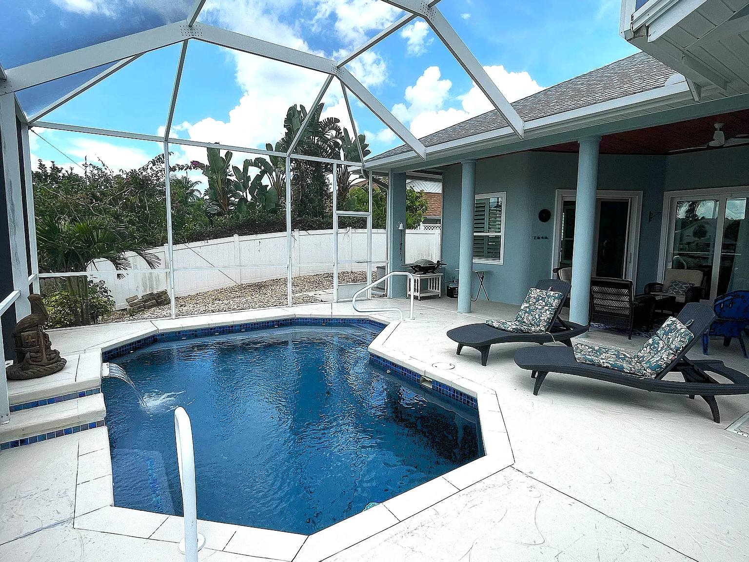 3 bed, 2040 sqft, $6,900 — Photo 2