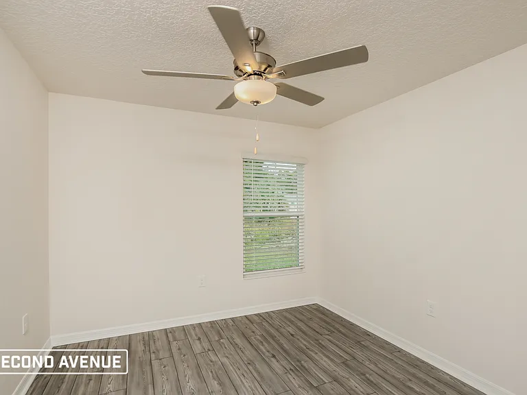 211 Anthony Ave SE — Photo 10