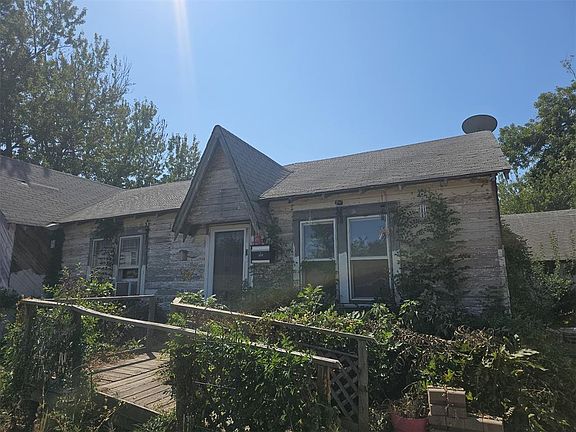 4th image of 408 W Main St