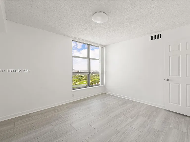 3530 Mystic Pointe Dr #3206 — Photo 9