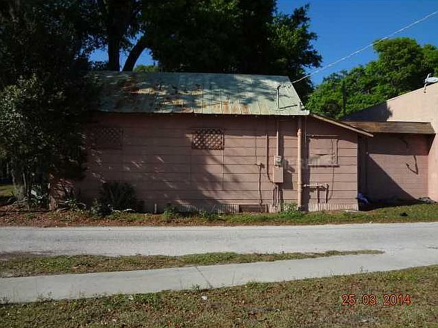 2nd image of 626 Avenue A SW