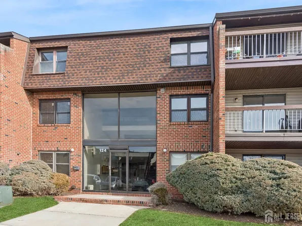 124 Beverly Hill Ter #J, Woodbridge, NJ 07095