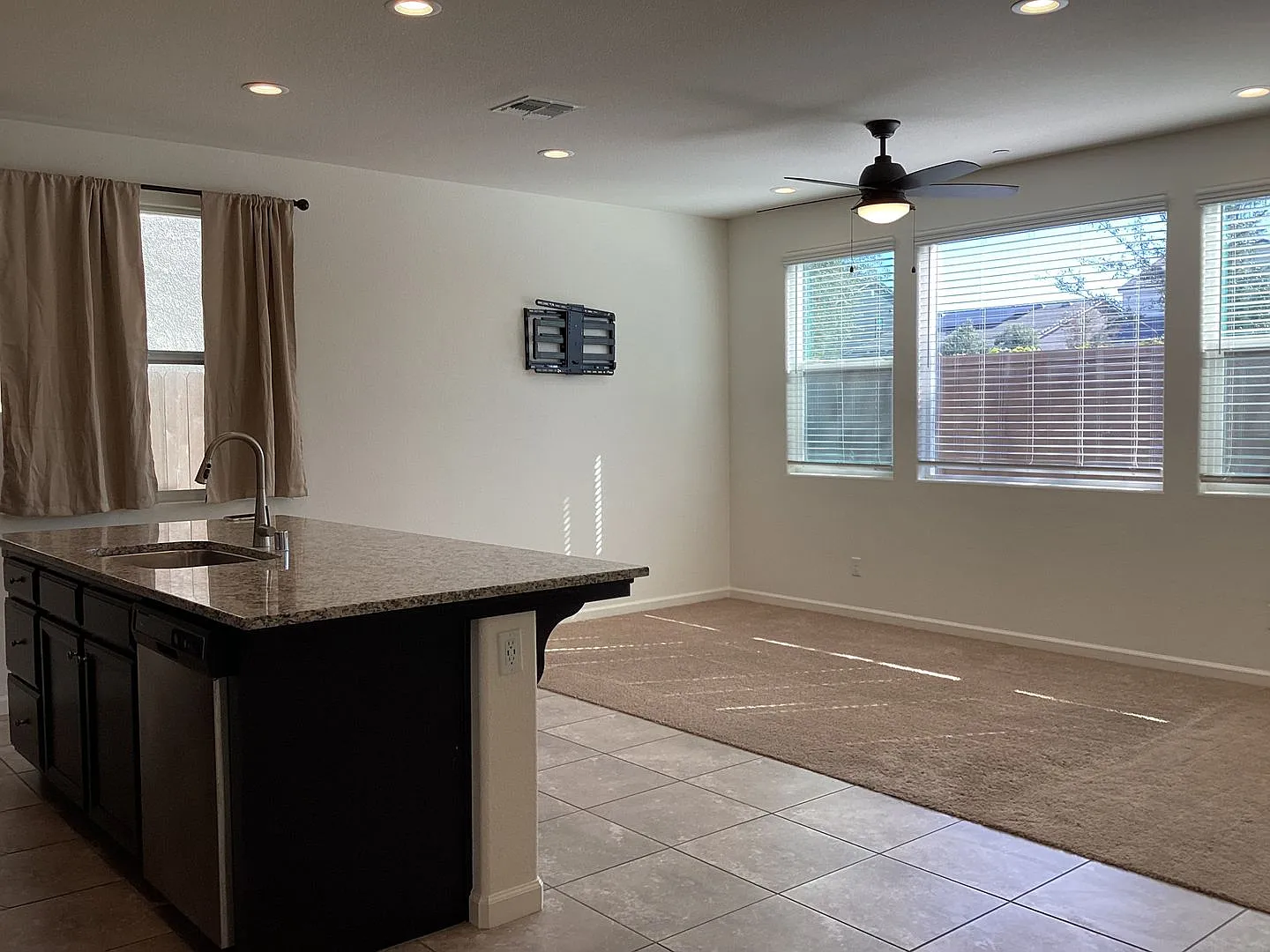 Welcome to Riverstone — Photo 4