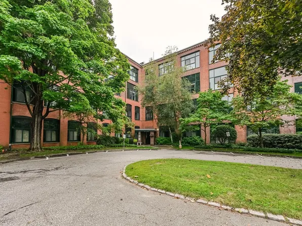 150 Rumford Ave APT 222, Mansfield, MA 02048