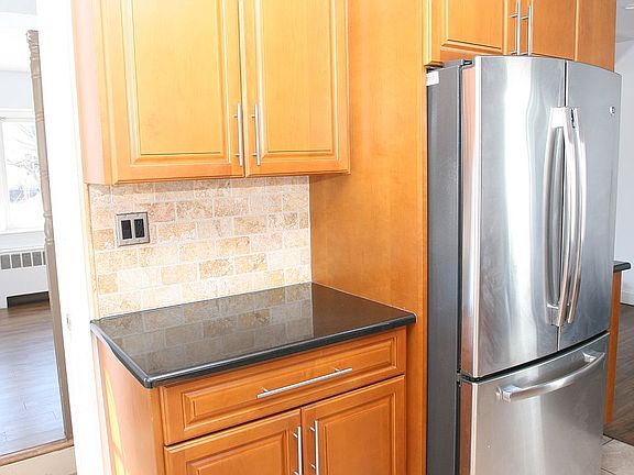 4th image of 3965 Maywood Dr