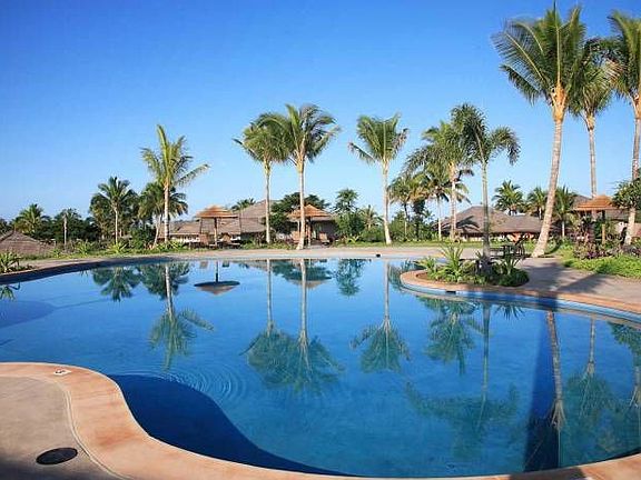 KaMilo Family Pool