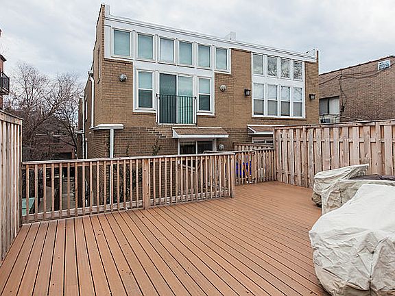 2nd image of 1112 W Altgeld St #B