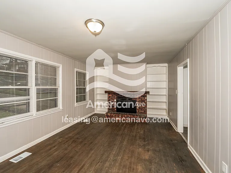 1852385_003_living_room_13631509.jpg