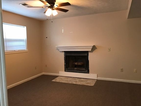 3rd image of 504 Eileen Ct