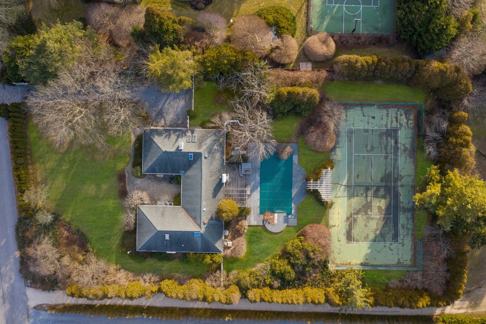  5 BEDROOM POOL/TENNIS