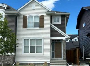 93 S Wolf Gate, Okotoks, AB T1S 5T9