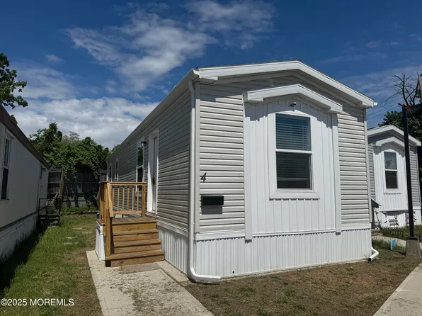 4 Avenue D, Hazlet, NJ 07734