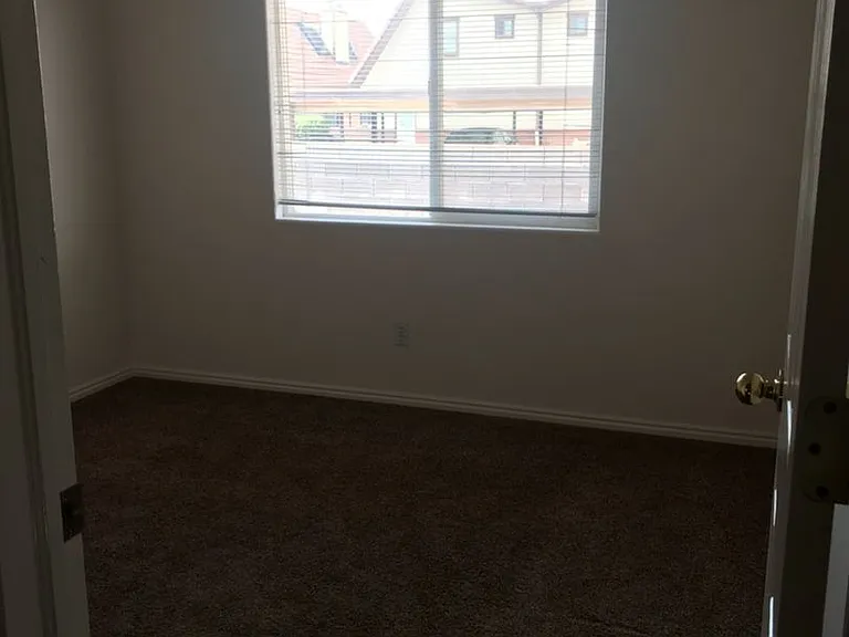 Summerwood Apartments — Photo 10
