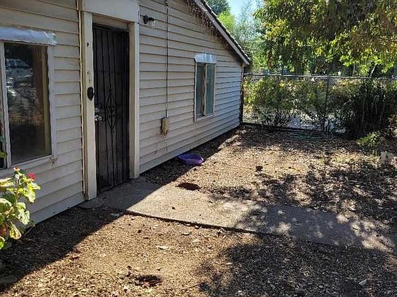 2nd image of 25226 Josephine St