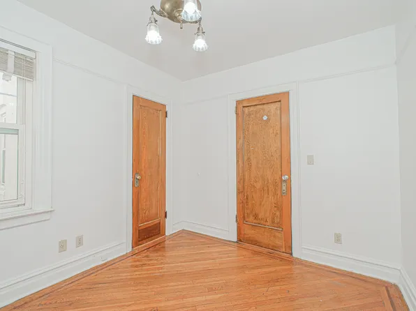 1042 70th Street image 21 of 34