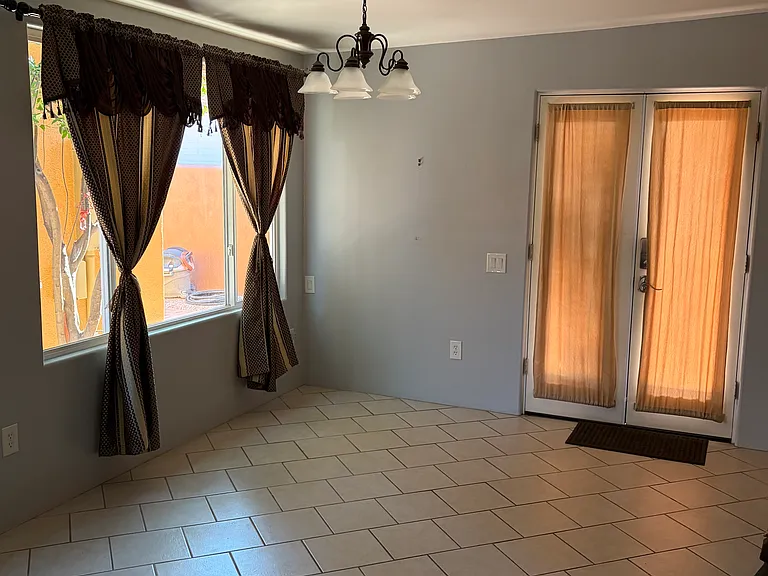 1611 W Delaware St #2 — Photo 9