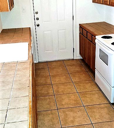 2nd image of 200 Sandstone Dr APT B