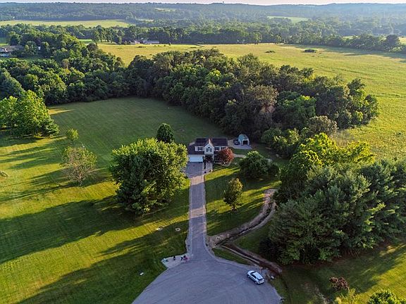 5th image of 889 Old Elm Rd