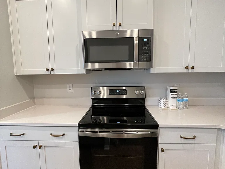 1408 Irving Hill Dr — Photo 9