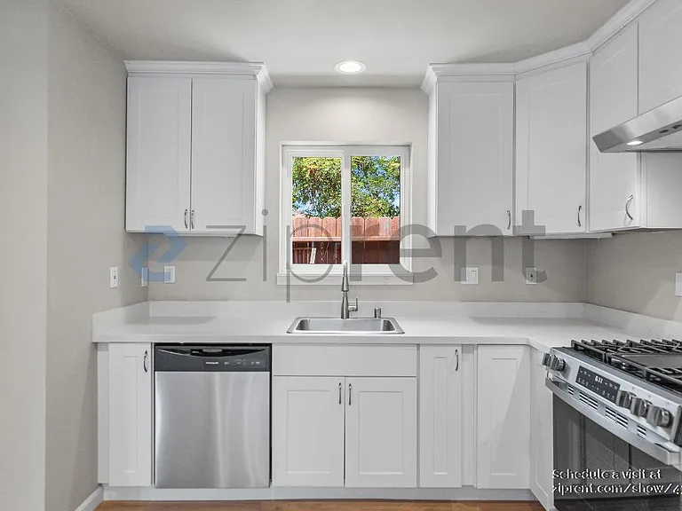 1715 96th Ave — Photo 12