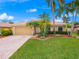 9420 SW 8th St, Pembroke Pines, FL 33025