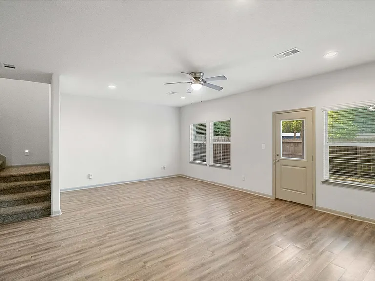2702 Appian Way — Photo 8