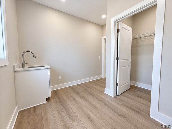 5th image of 200 Dove Rd