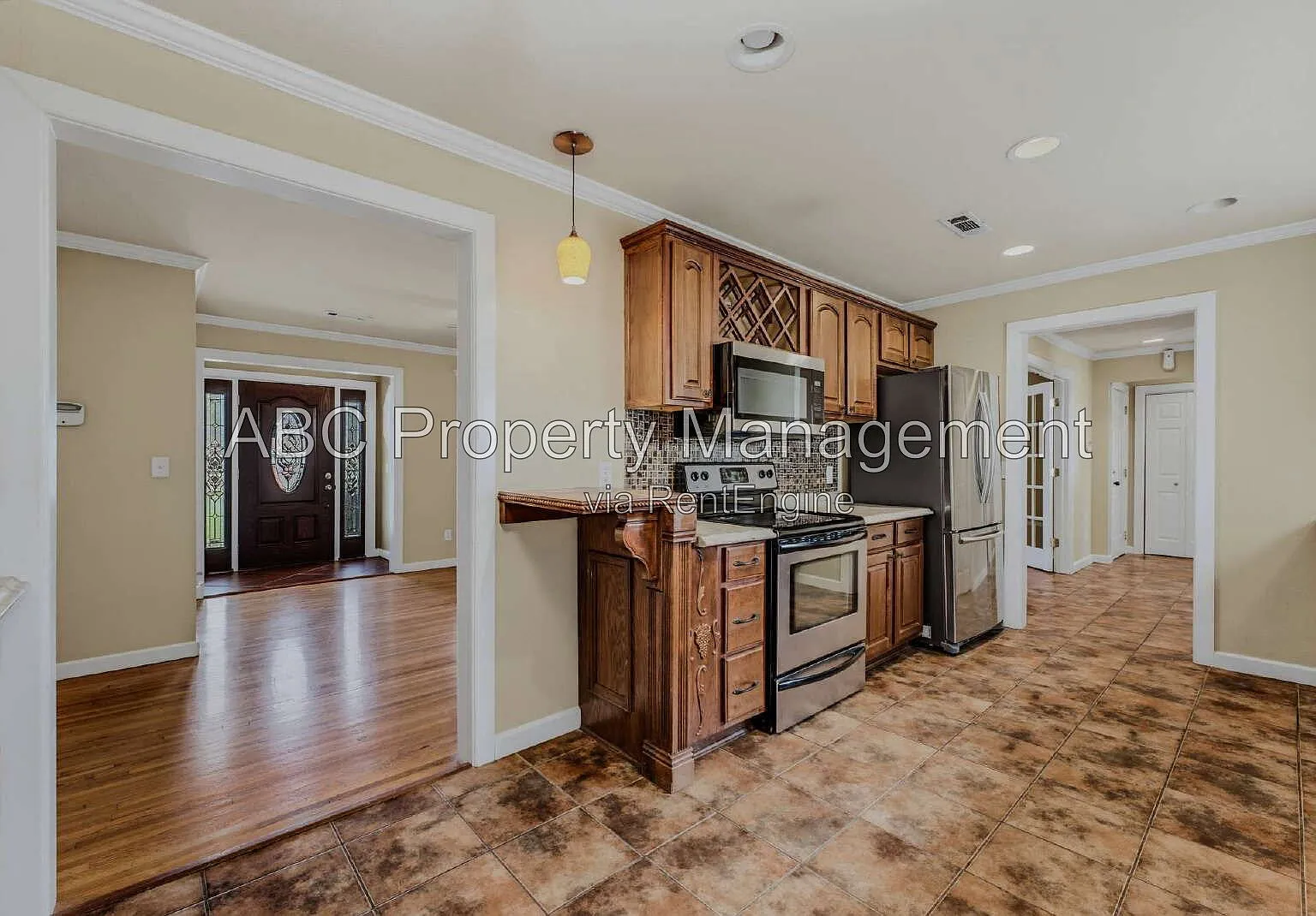 3 bed, 2.5 bath, 2039 sqft, $2,250 — Photo 4