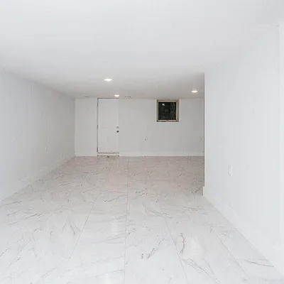 Rented by Compass | media 42