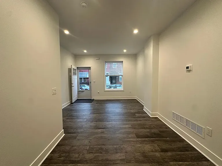 2733 Wharton St — Photo 6