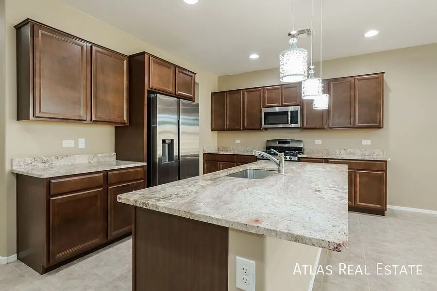 3 Bedroom With Den In Vail — Photo 4