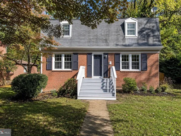 6526 Oakwood Dr, Falls Church, VA 22041