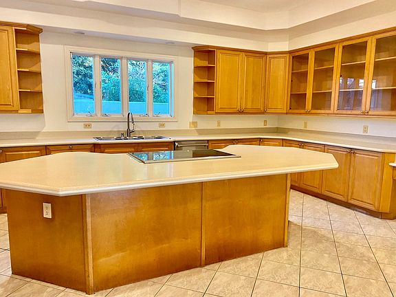 2nd image of 743 Ahukini St #Lo_uy_ahuk