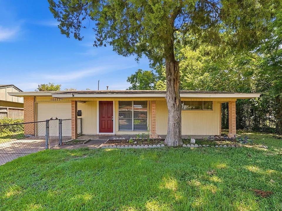 10227 Glenmawr Dr