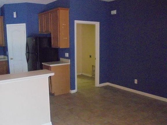 3rd image of 11720 Grove Arcade Dr