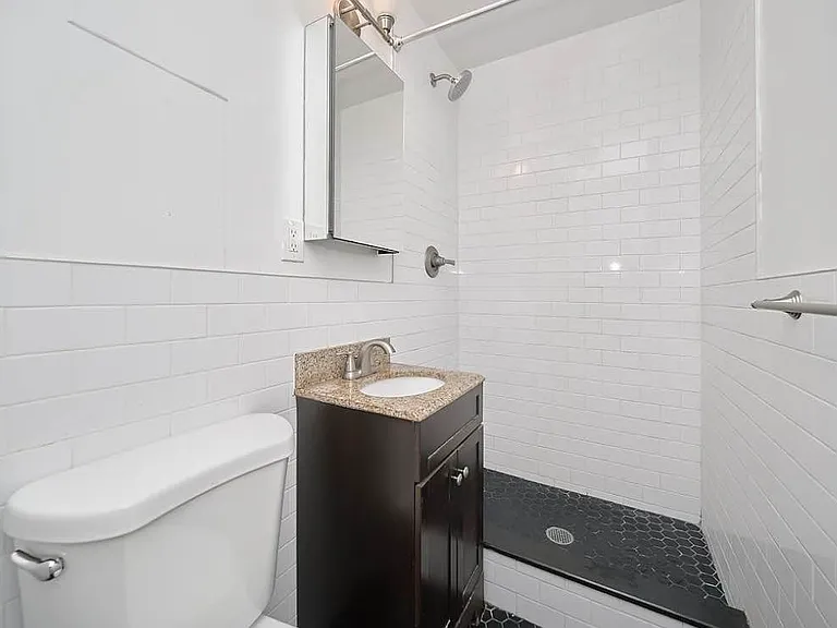 104 E 7th St #14 — Photo 9