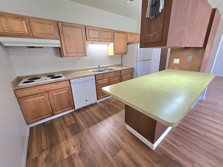 1010 Drake Dr — Photo 5
