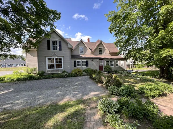 2 Bailey Street, Skowhegan, ME 04976
