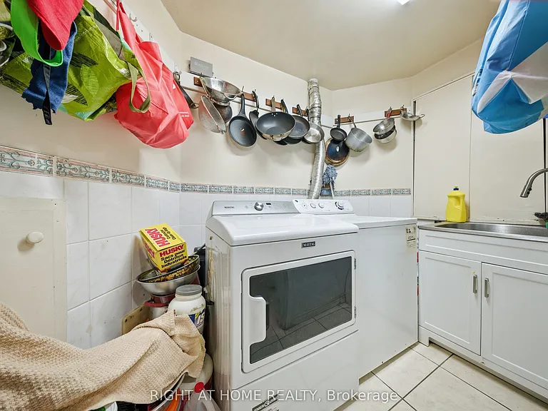 284 Maple Leaf Dr — Photo 34