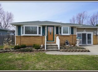 44 Mayberry Dr E, Buffalo, NY 14227