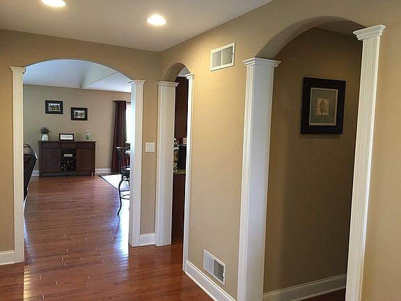 Archways and trim in foyer