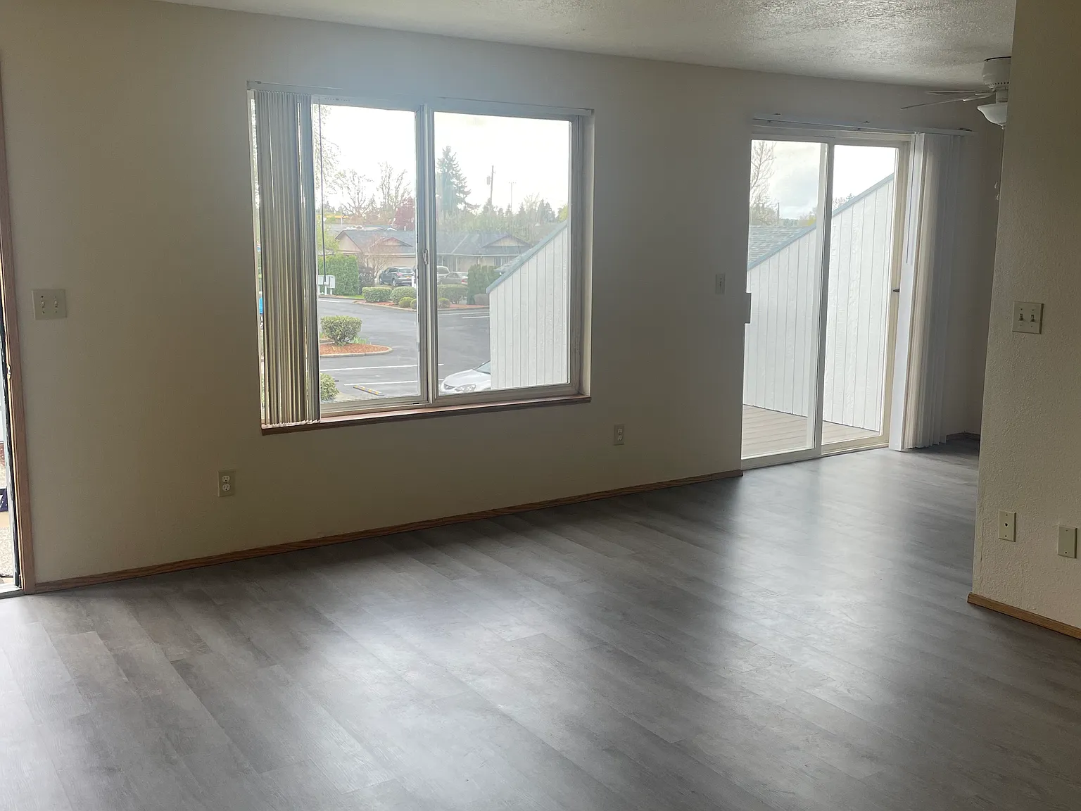 2 bed, 700 sqft, $1,375 — Photo 3