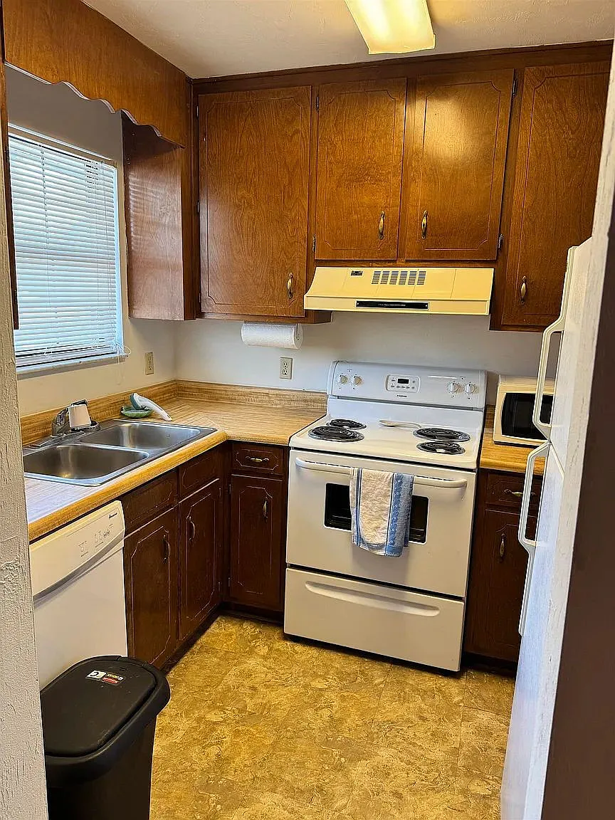 2 bed, 2.0 bath, 888 sqft, $1,225 — Photo 4