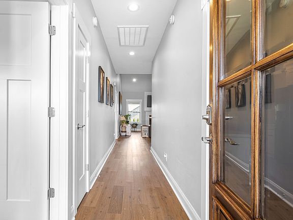 4th image of 1405 Hereford Blvd