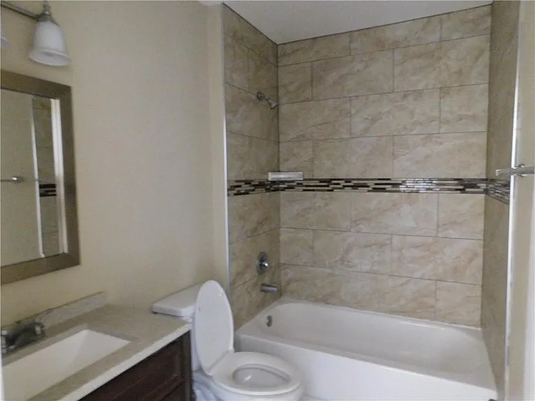 1900 Prairie Knoll Ct #A — Photo 11